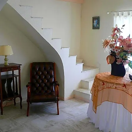 Hotel D'hotes Domaine De Beunes 4*